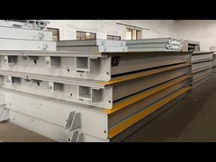 Balance de camion dans l'entrepôt